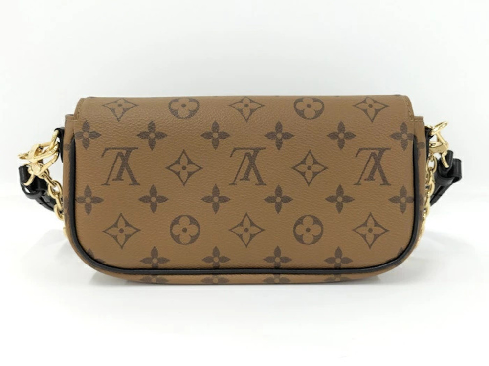 Louis Vuitton on Wallet Reverse Bag Monogram Chain Shoulder Brown
